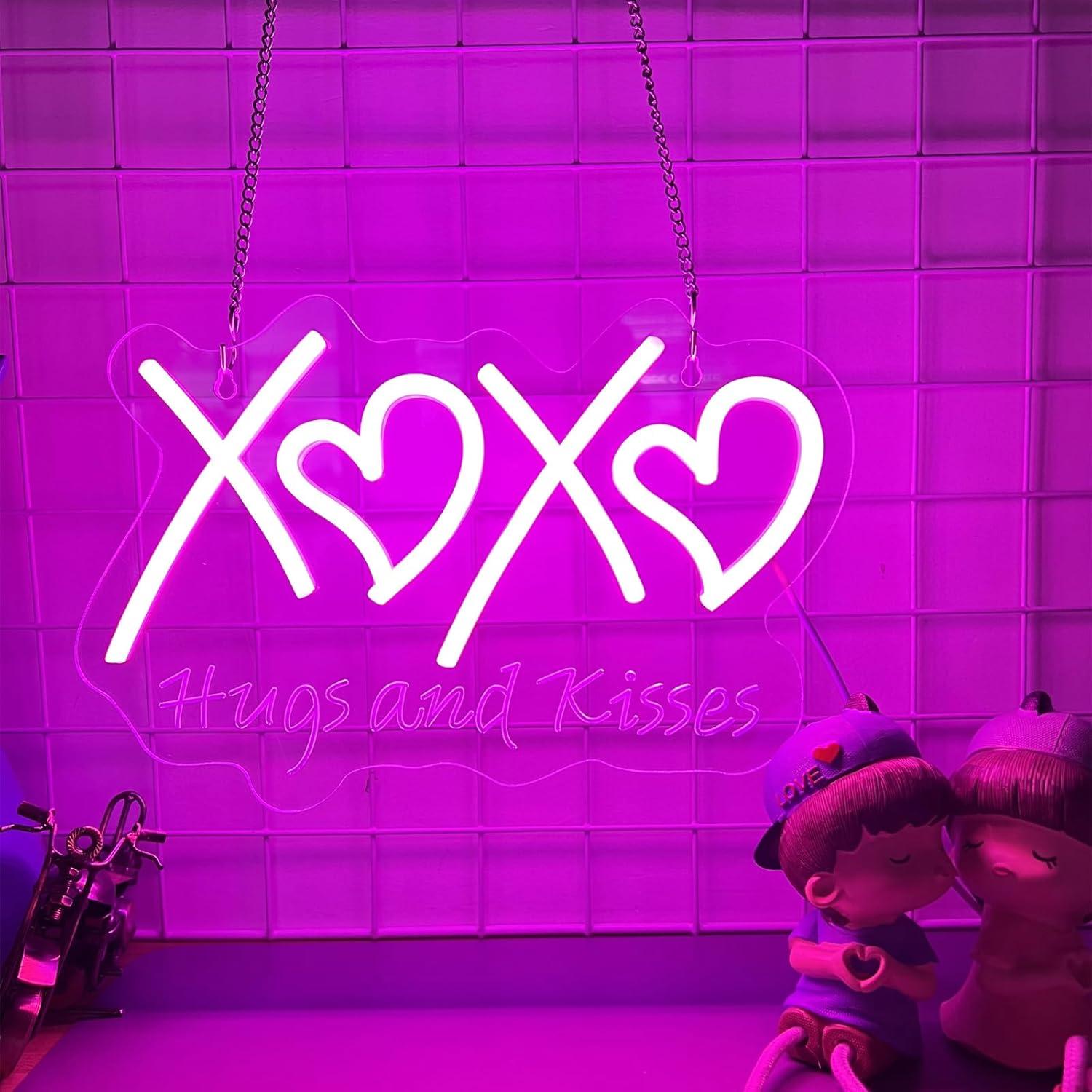 XOXO ネオンサイン。抱擁とキスを表現した、USB電源式の - Neon Sign Party のレビューと価格